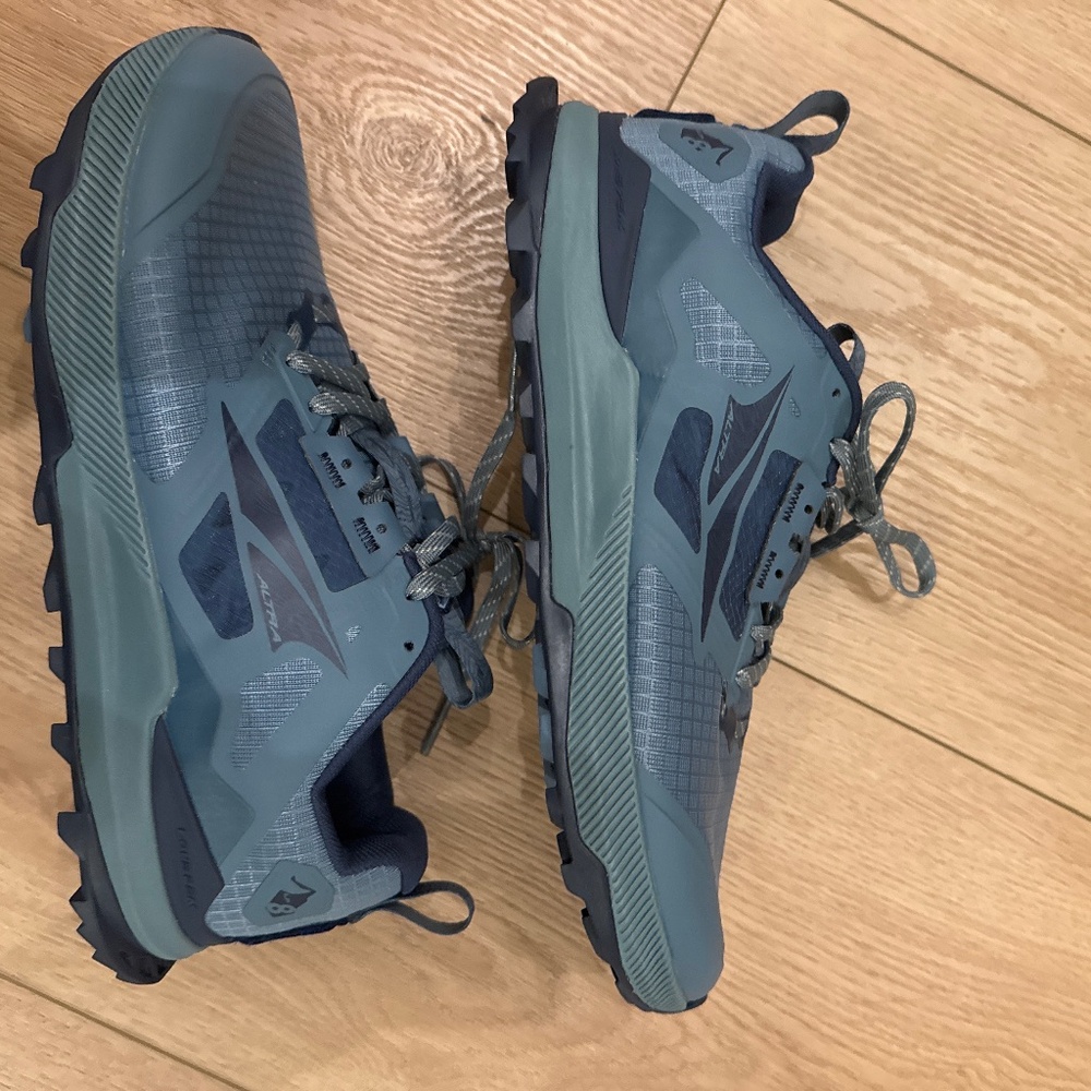 Men’s Altra Lone Peak 8 sz 9